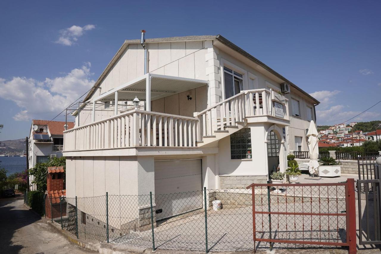 Apartments Mare Trogir Eksteriør bilde